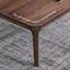 Table basse rectangulaire en bois massif noisette