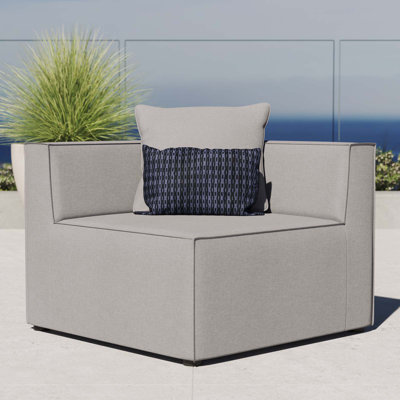 Fauteuil d'angle rembourré de patio Saybrook