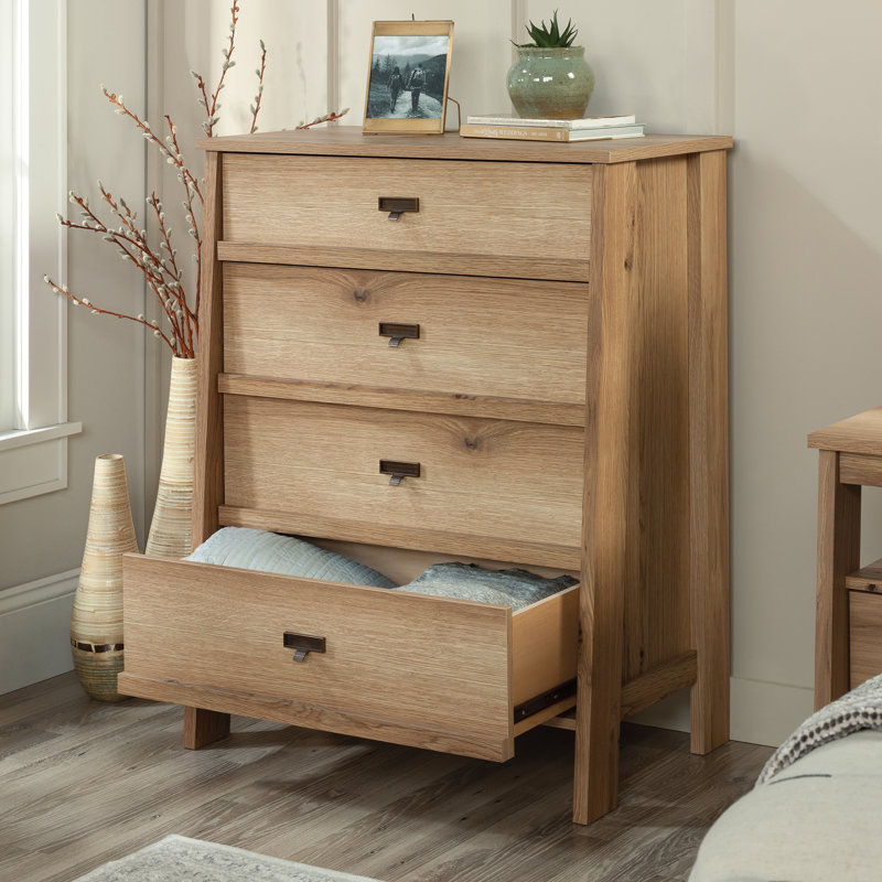 Auserine 31.89'' W 4 - Drawer Dresser, Timber Oak