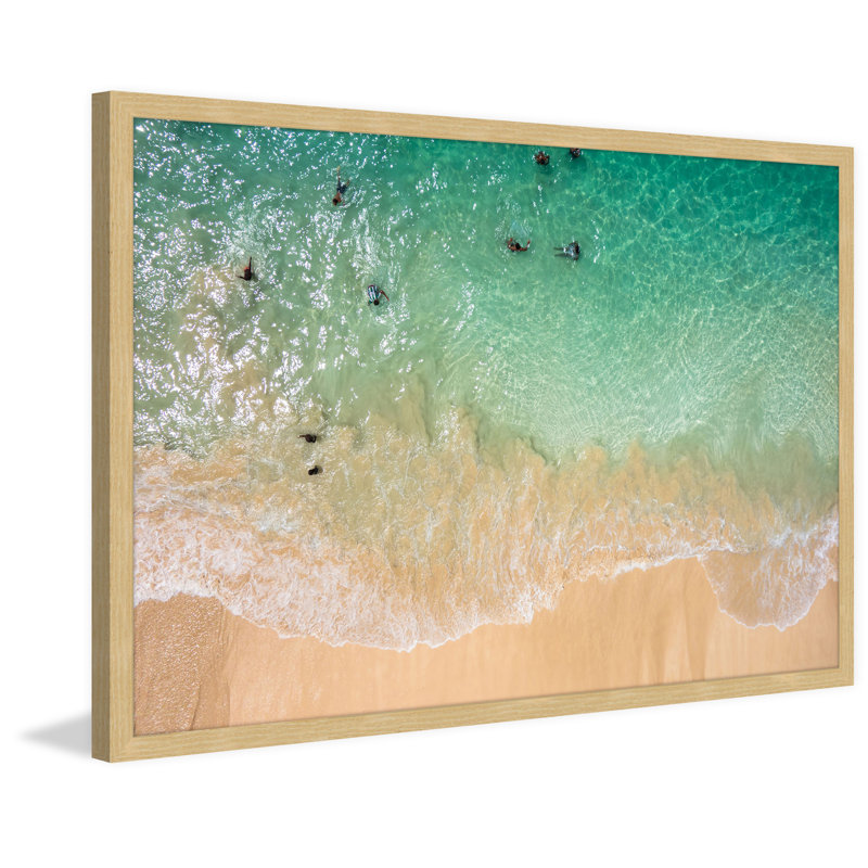 «Splash Near Shore» par Marmont Hill, H 24 po x l 36 po, Cadre en bois naturel