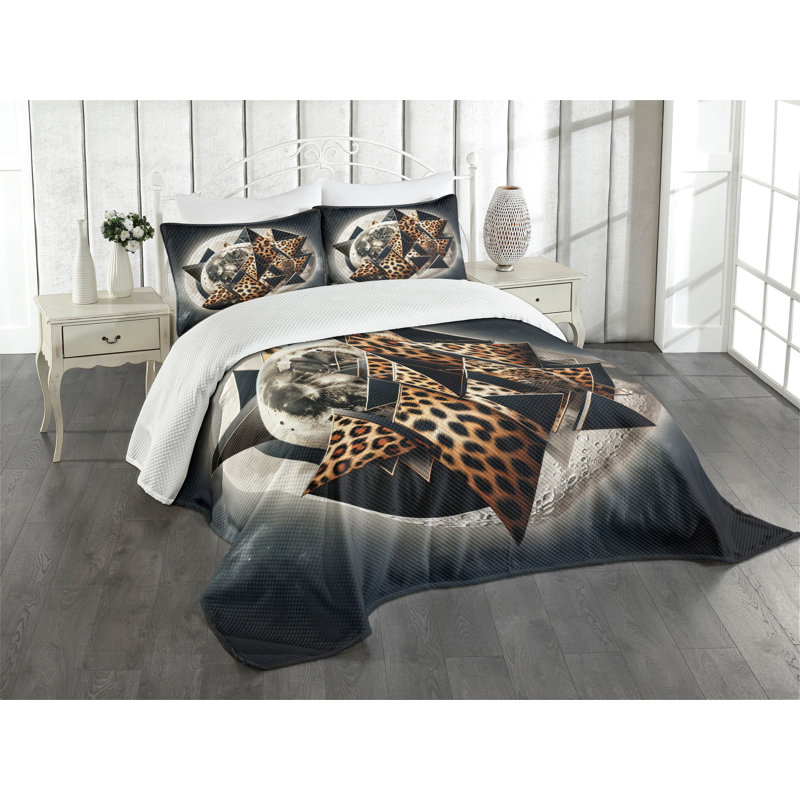 Polyester Geometric Shapes Coverlet, Queen Coverlet / Bedspread + 2 Standard Shams