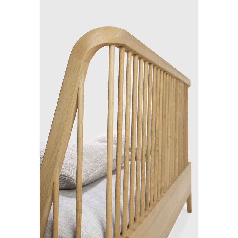 Spindle Bed, King, Oak