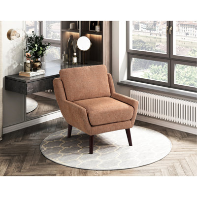 Chaise d'appoint de conception contemporaine orange avec revêtement en chenille, structure en contreplaqué, rembourrage en mousse haute densité, coussins de dossier réversibles, siège amovible et pieds en bois massif avec finition amovible et confortable