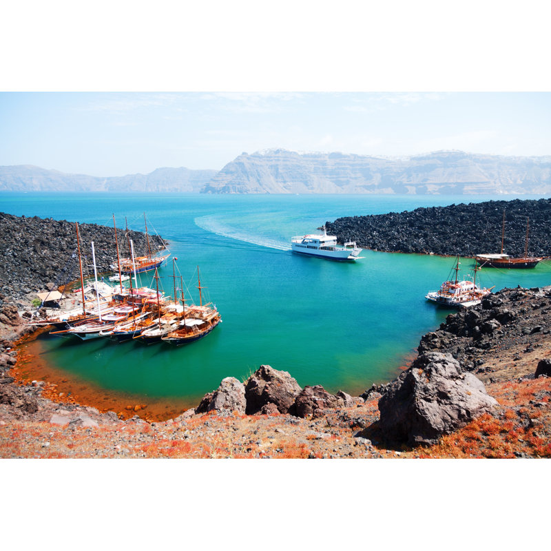 Volcano of Santorini par Ivanmateev - Photographie sur toile tendue, H 12 po x l 18 po