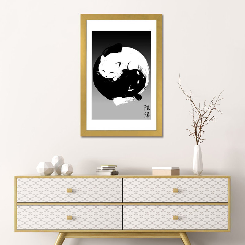 Yin Yang Cats, Papier avec cadre doré doré, Blanc, H 24 po x l 16 po x P 1 po