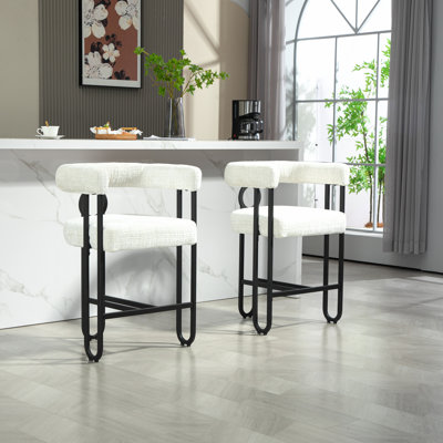 Tabourets en chenille