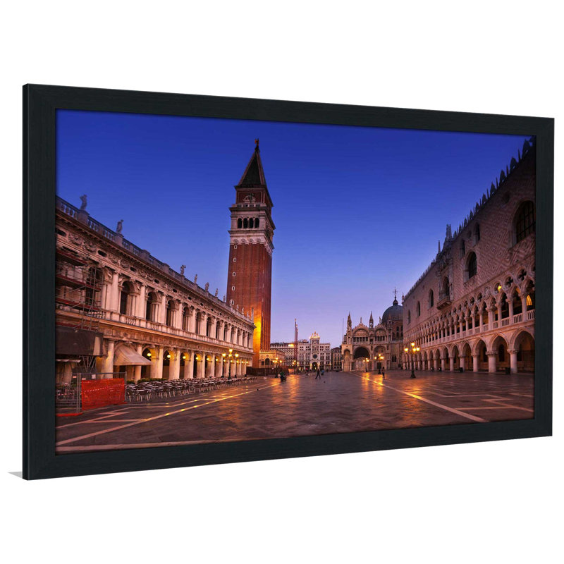 «European Square», reproduction de photo encadrée, H 21,5 po x l 27,5 po x P 0,75 po, Cadre espresso