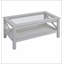 Table basse de style campagnard avec structure en bois, plateau en verre trempé et tablette de rangement en dessous