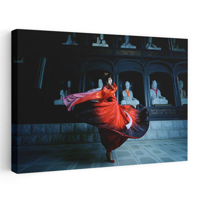 «Dramatic Temple Dance», art dramatique élégant et serein