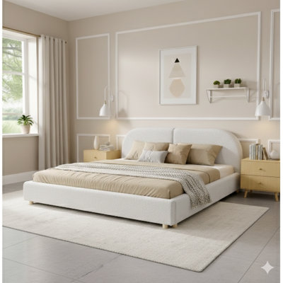 Structure de lit tapissier de grande taille dans un style minimaliste moderne avec une grande tête de lit incurvée, recouverte d'un tissu de fil circulaire de qualité supérieure, avec un support de pieds robuste (matelas non inclus), en beige.