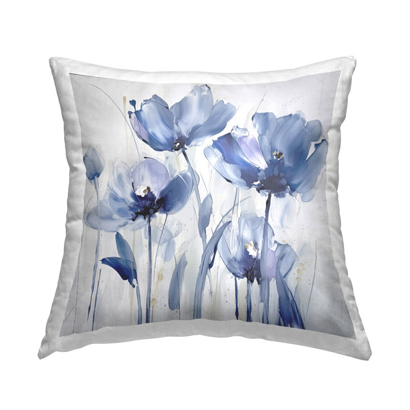 Coussin décoratif bleu à motif de fleurs abstraites par Sasha