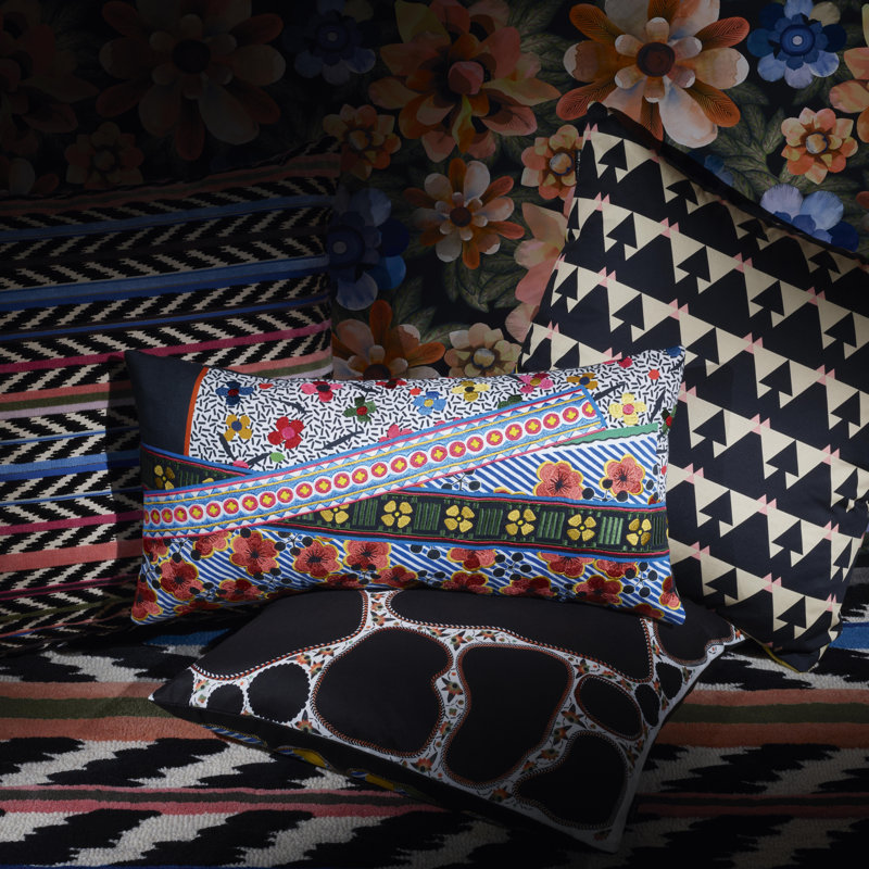 Reine D'arles Multicolore Decorative Pillow