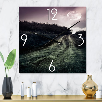 Horloge murale moderne Muddy Road Under Full Moon