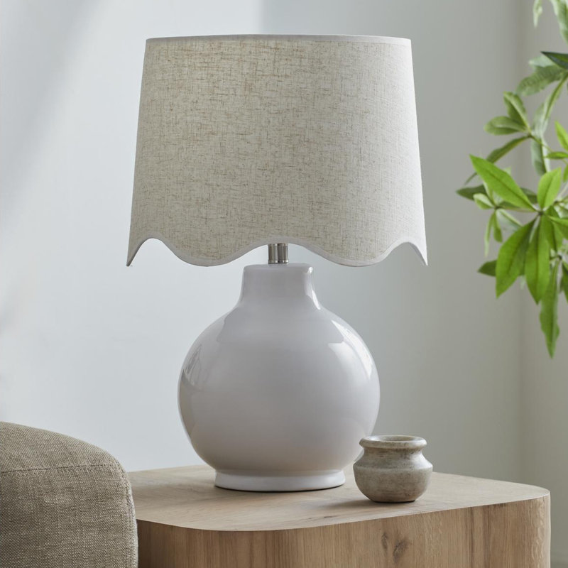 Lampe de table Canvey Maura, Blanc, Beige, H 22 po x l 15 po x P 15 po