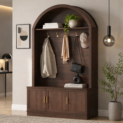 Arbre d'entrée en tissu avec 5 crochets en métal, mobilier de vestibule tout-en-un avec tablettes réglables, banc d'entrée à cannelure de style Mid-Century avec finition grain de bois pour le couloir