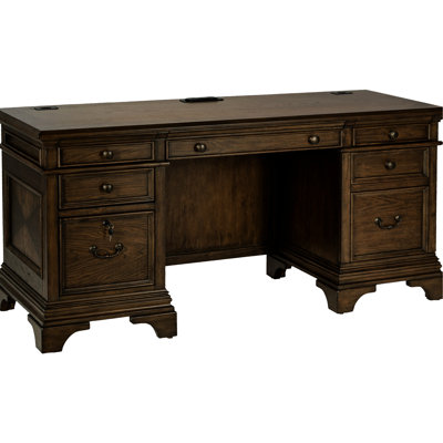 Bureau rectangulaire en chêne bruni à 5 tiroirs, fini bois veiné, profondeur 61 cm (24 pouces), panneaux de particules.