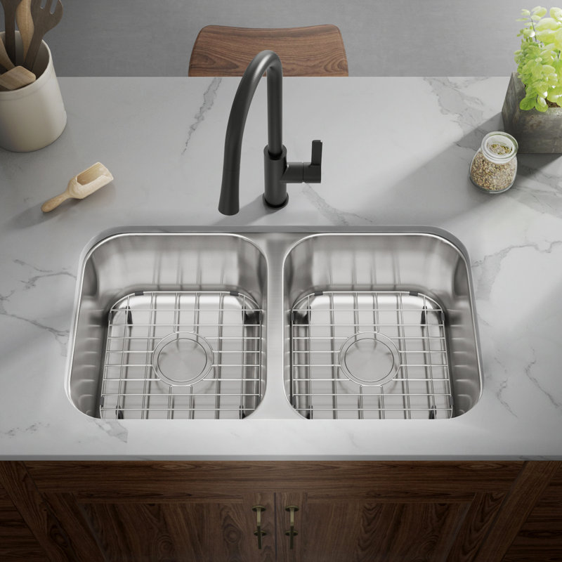 33" L x 18" W 50/50 Double Basin Undermount Kitchen Sink With Basket Strainer
