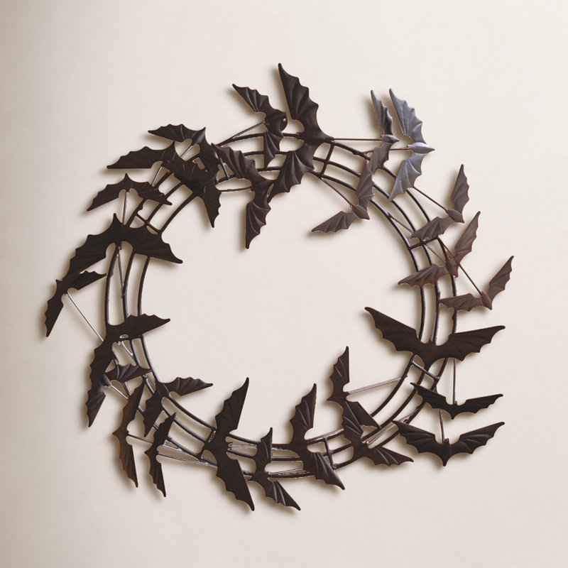 FLYING BAT HALLOWEEN WREATH