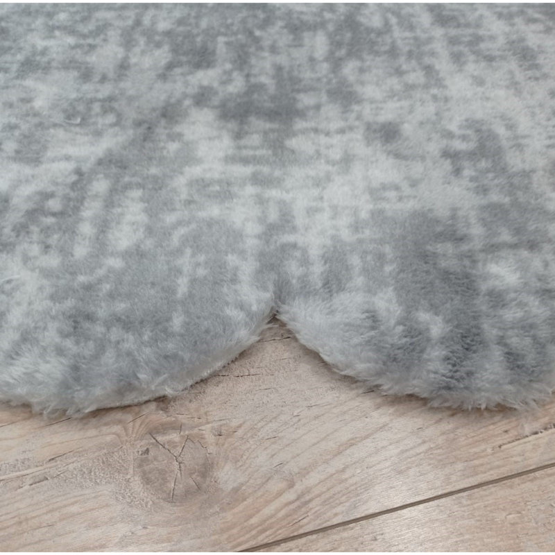Tapis gris clair en polyester Novelty Halynn, Nouveauté 2 pi 7 po x 4 pi 11 po