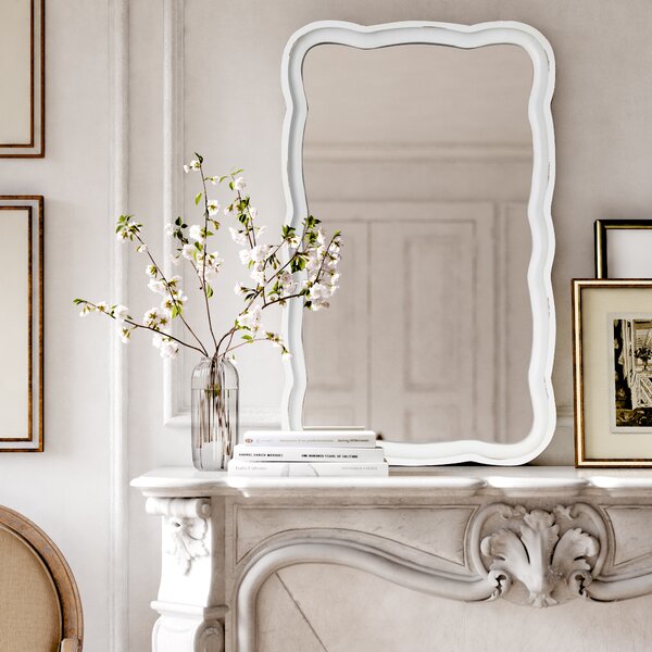 Tabletop antique white miror by Chic Antique, ideal for a shabby chic decor  in a cozy and romantic vintage feel.