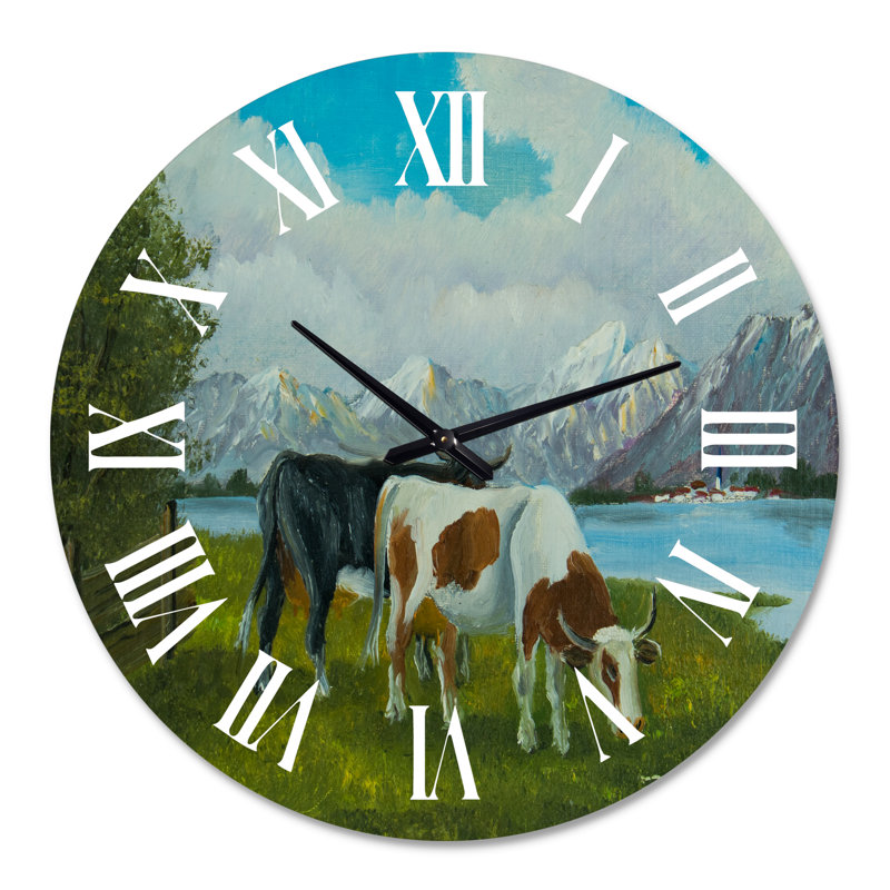 F - Vache noire et tachetée devant un lac - Horloge murale, Surdimensionné