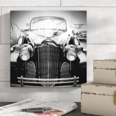 Vue de l’avant de la voiture en noir et blanc, impression sur toile
