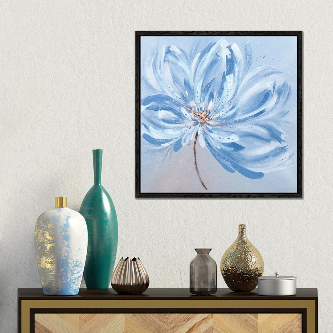 Dekorative Blume von Leena Amelina - Galerie-verpackte Leinwand Giclée auf Leinwand