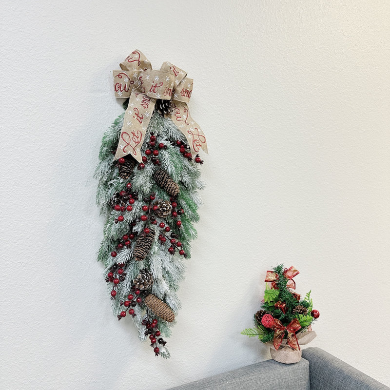 Ornement Ansuma fait à la main en sapin et pommes de pin décoratives pour Noël