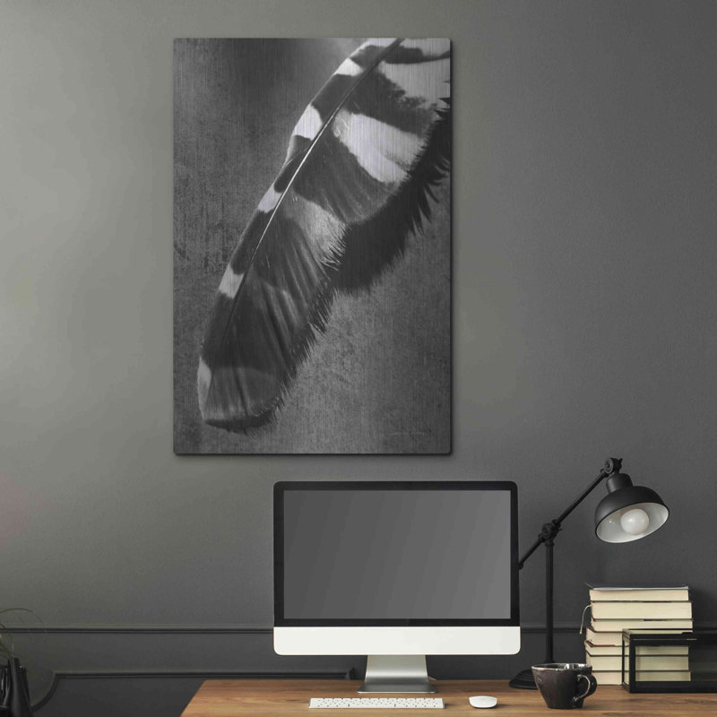 «Feather Shadow II» par Debra Van Swearingen