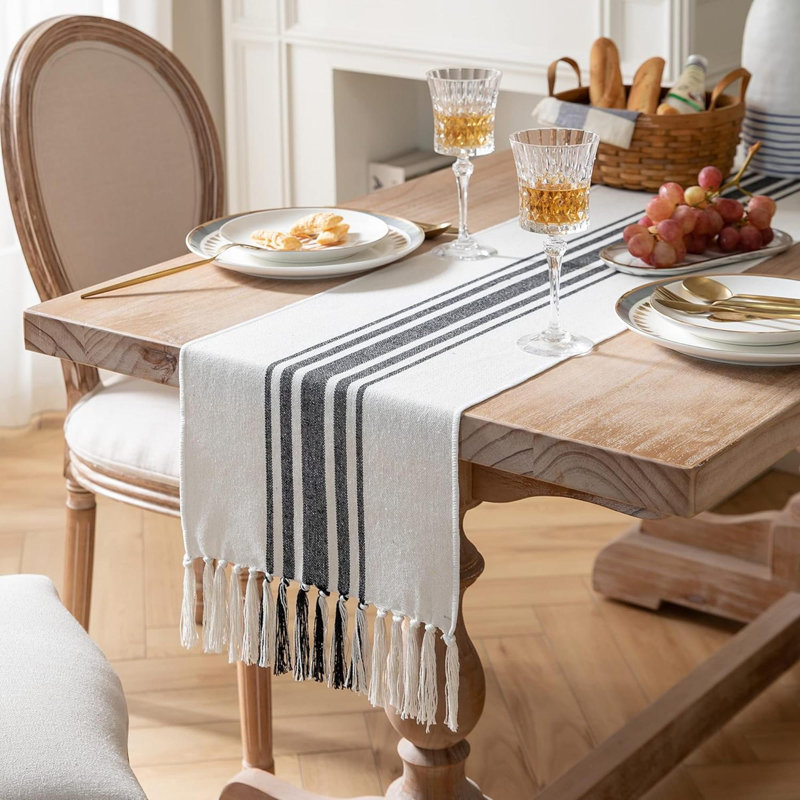 Chemin de table Boho pour décor de maison de campagne moderne, décor de table de salle à manger de 13 po x 72 po, chemin de table basse avec pampilles artisanales, chemin de table à rayures noires et beiges pour la maison Boho