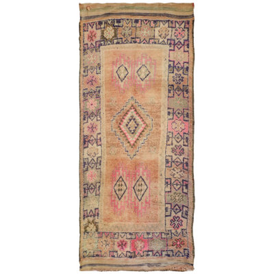 Tapis de couloir rose 5 pi 8 po x 13 pi 1 po Moroccan Rugs