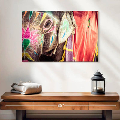 Éléphant peint Brampt Holi