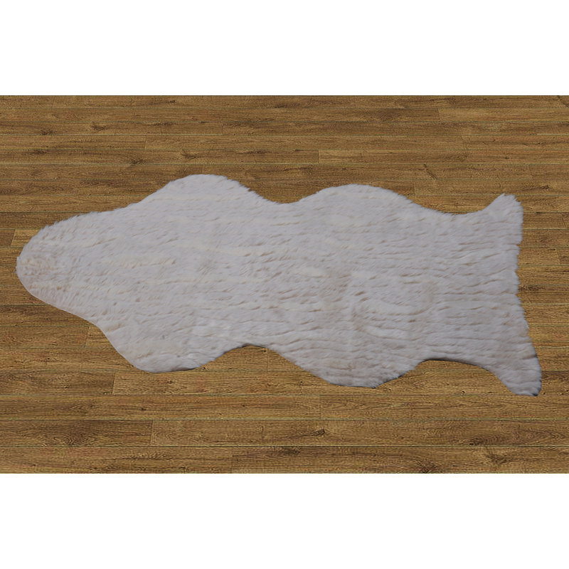 Faux Fur Solid Colour Faux Fur Shag Area Rug, Novelty 73.7cm x 114.3cm