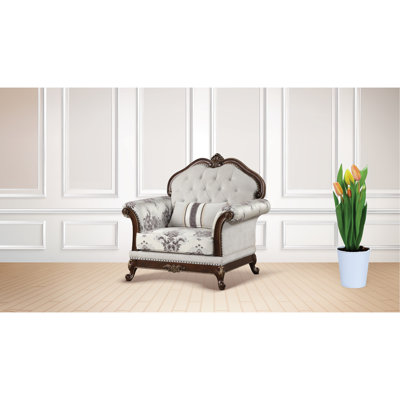 Chaise capitonnée de style traditionnel