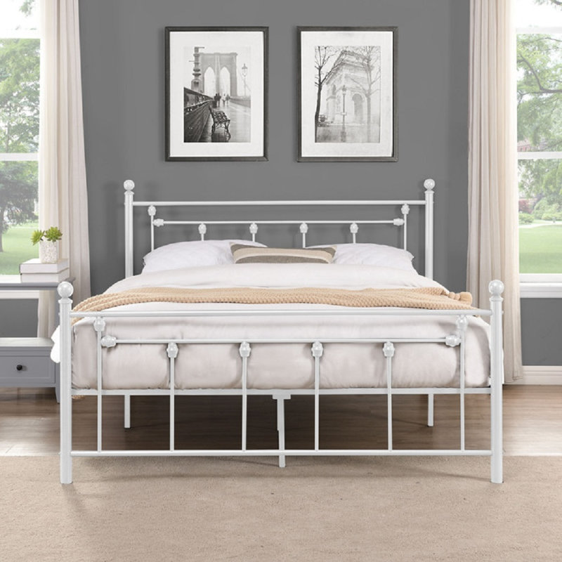 Élégant lit plateforme en métal de style victorien avec tête de lit surélevée et pied de lit, blanc, Blanc