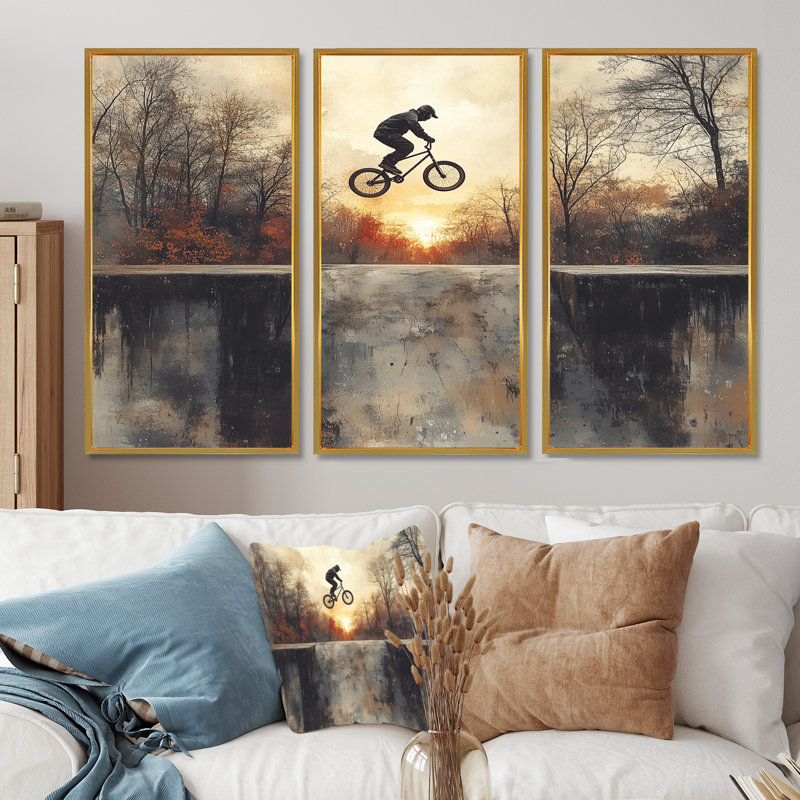 «Black Street Bmx Bike Tricks - Cycling», ensemble d'art mural, Toile avec cadre flottant or, H 40 po x l 60 po x P 1 po