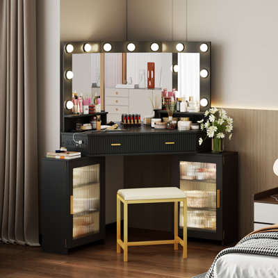 Ensemble de coiffeuse de maquillage moderne avec miroir et armoires Modern Corner