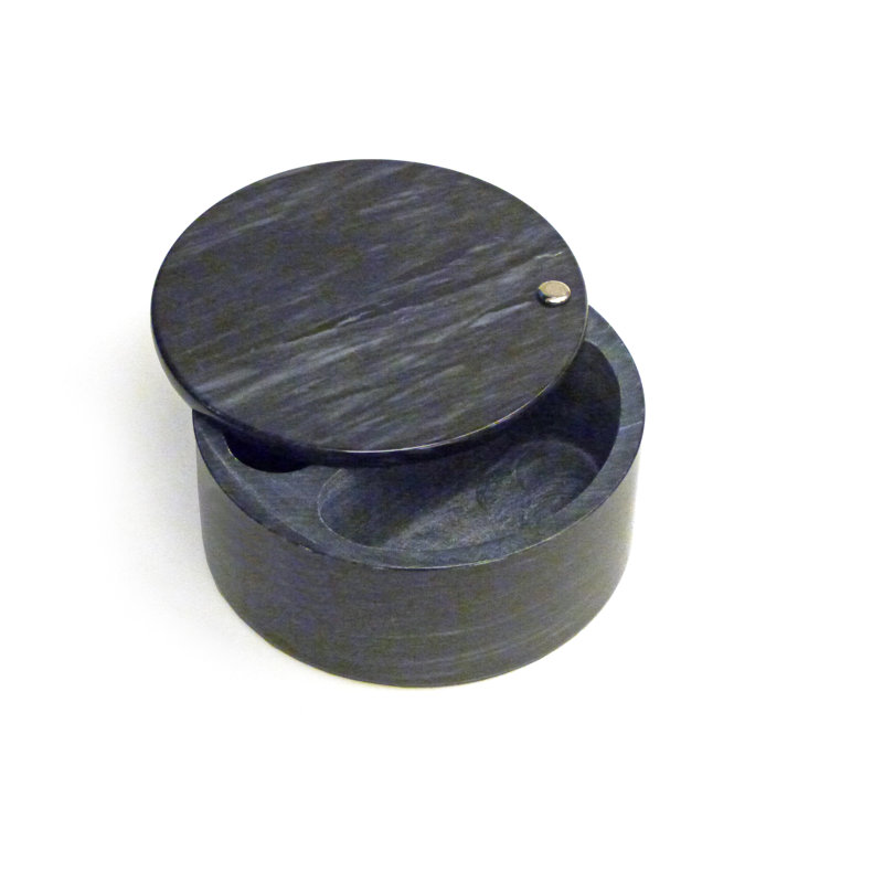 Salière internationale RSVP, Noir