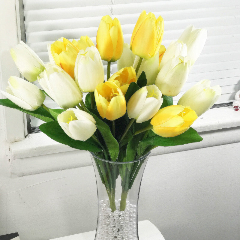 Arrangement floral de tulipes dans un vase, Crème / Jaune