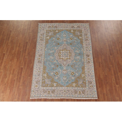 Tapis bleu sur-teint traditionnel 6 x 9