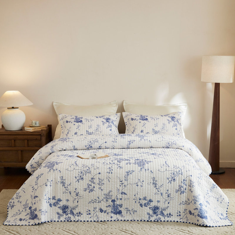 Cotton Blue Floral Quilt Bedspread Set, Queen