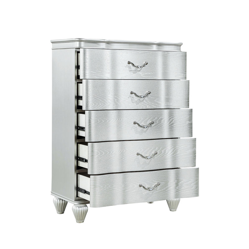 Commode 5 tiroirs de style traditionnel avec poignées en métal