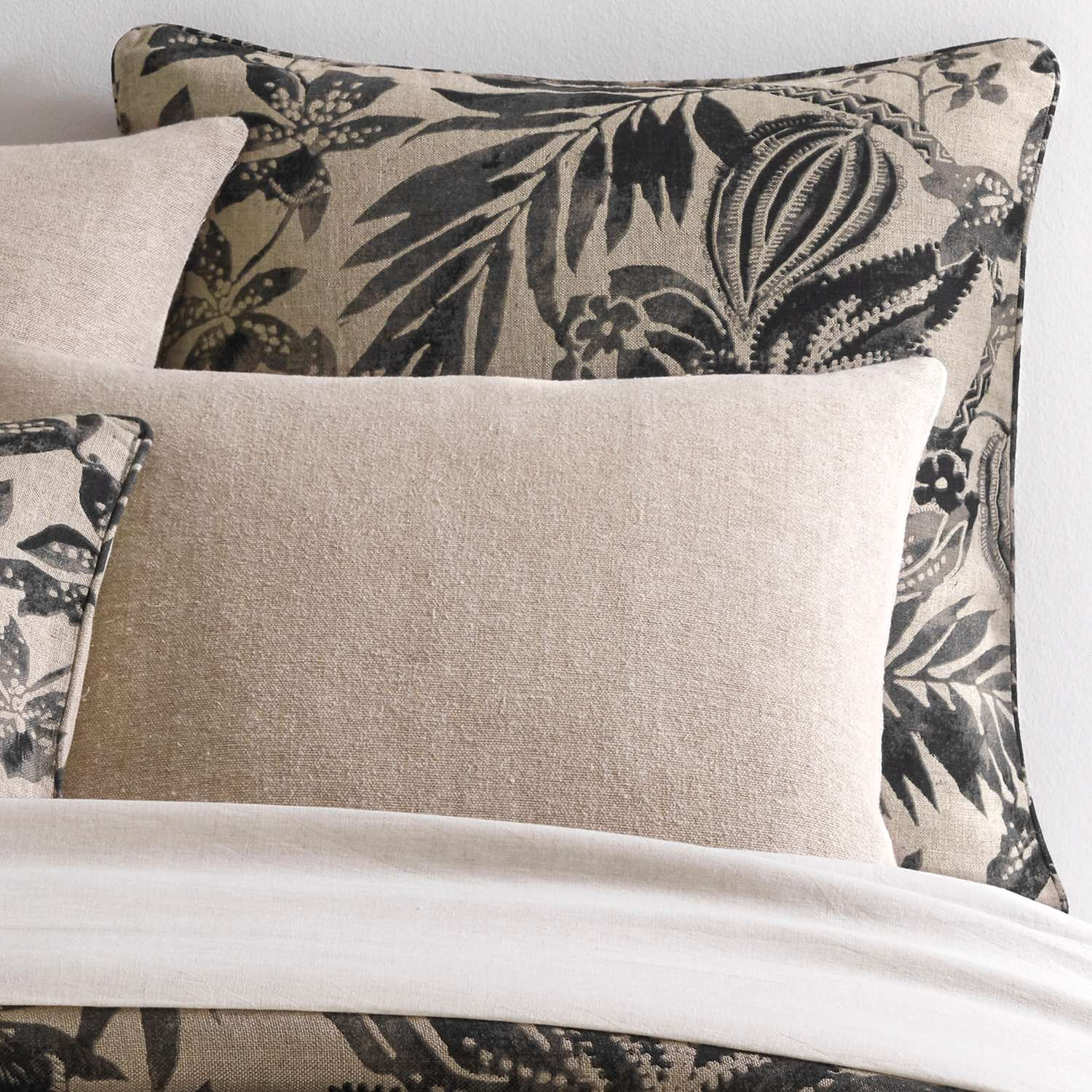Antigua Linen Shams, Euro, Black/Ivory