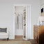 Porte pliante en bois manufacturé à miroir avec trousse de quincaillerie d'installation (garde-robe, garde-manger)-118612598-130003300