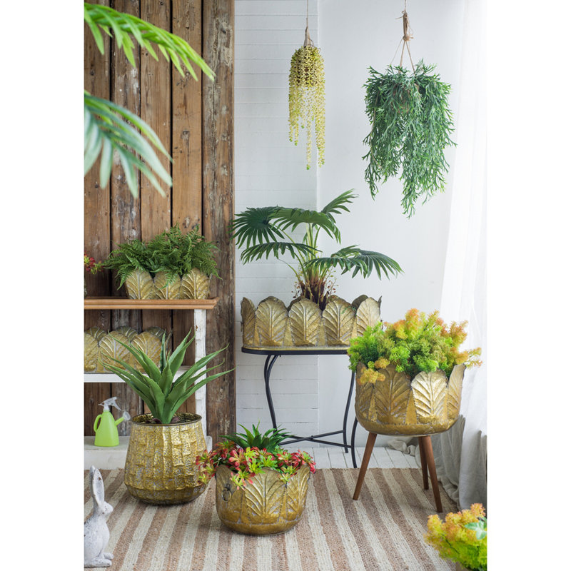 Ensemble de 3 jardinières en métal patiné, L: 22 x 16,7 x 8,3 po, M: 21 x 16,5 x 7,3 po, S: 18 x 13,5 x 7 po