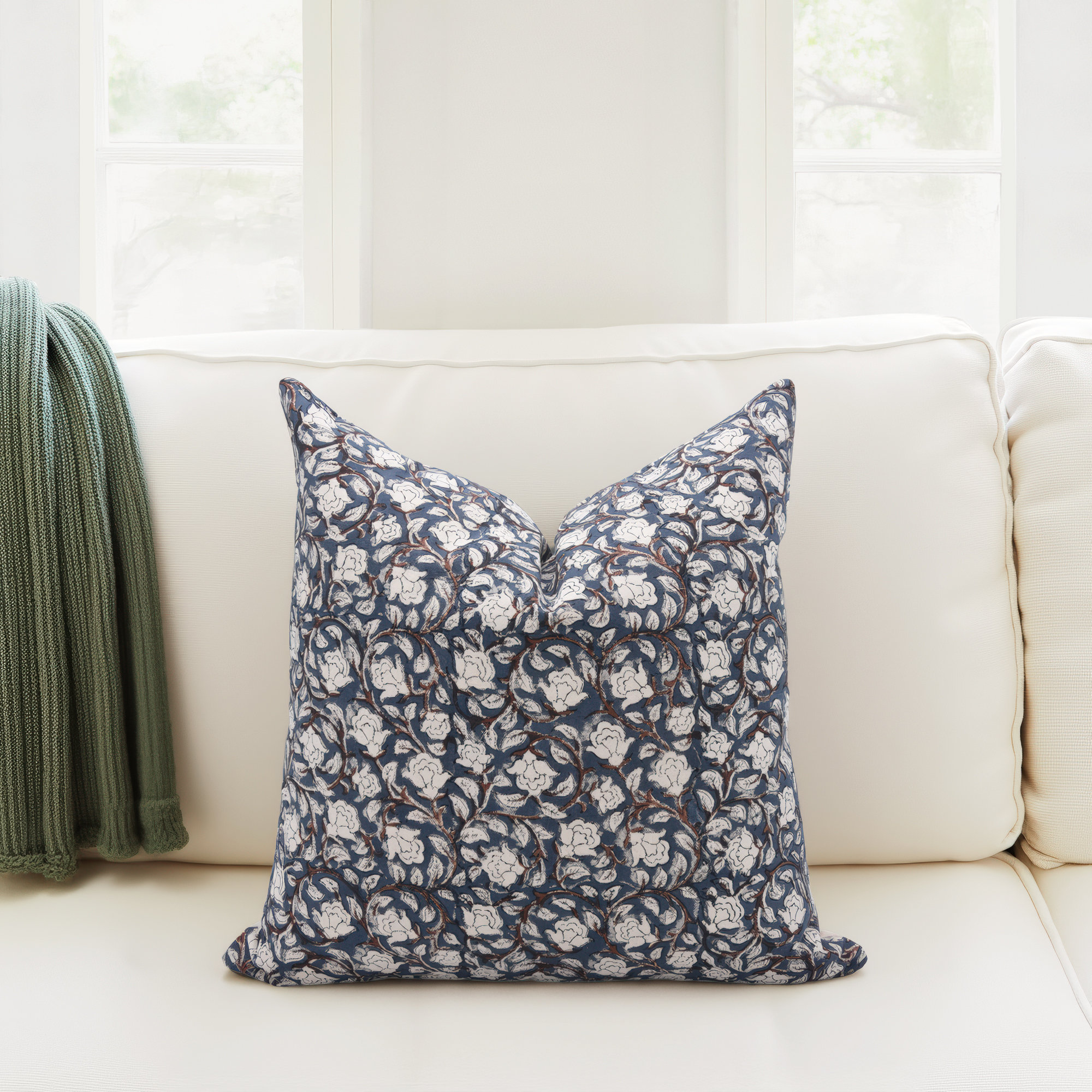 Lerah Floral Cotton Pillow Cover, 20" x 14"