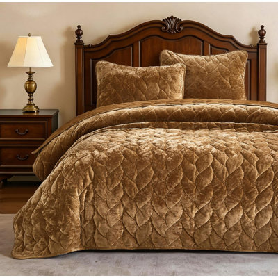 Aspen Luxury Leaf Distressed Velvet Quilt Set