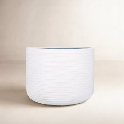 Norah 23" Pot Planter