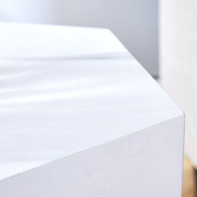 Table basse moderne en panneau de fibres à densité moyenne, avec des motifs texturés complexes, une table basse de style et de texture pour redéfinir votre décoration intérieure et améliorer votre espace de vie, un design élégant et durable
