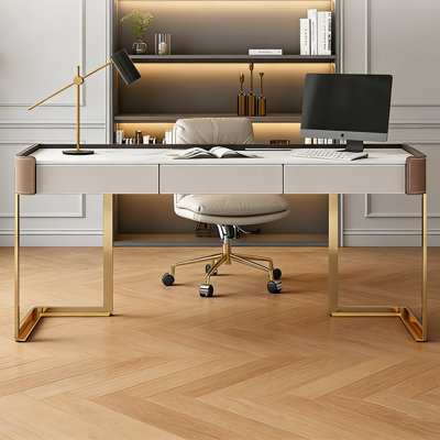 Bureau de luxe moderne et lumineux